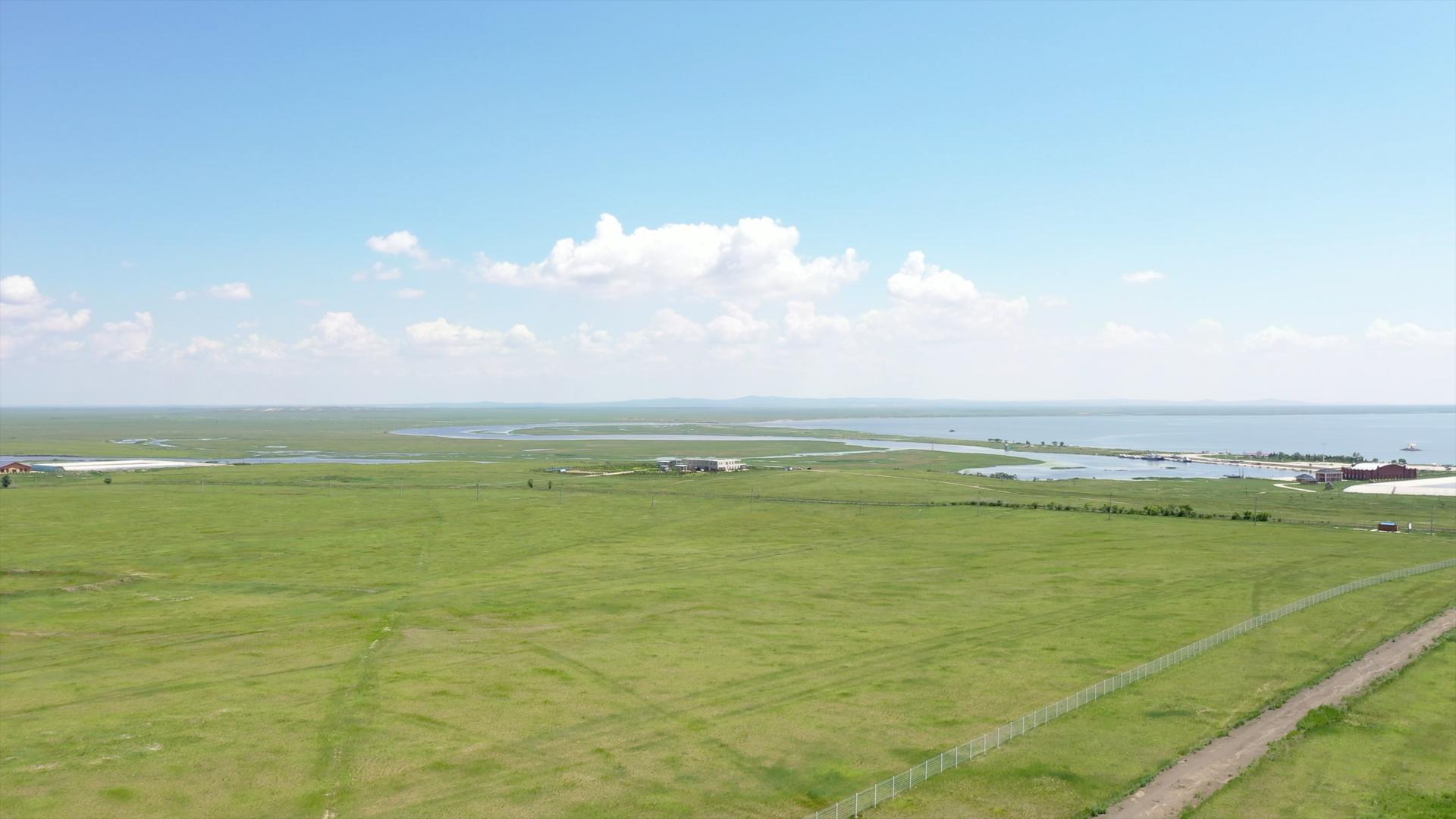 8K航拍大草原呼伦贝尔大草原视频的预览图