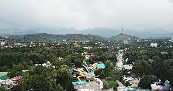 城市娱乐与文化公园Almaty视频的预览图