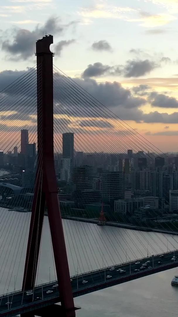 延迟上海杨浦大桥日落航拍视频的预览图