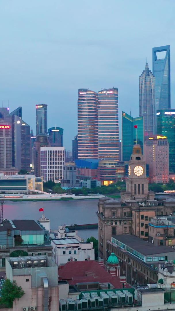 上海外滩城市建筑天际线视频的预览图