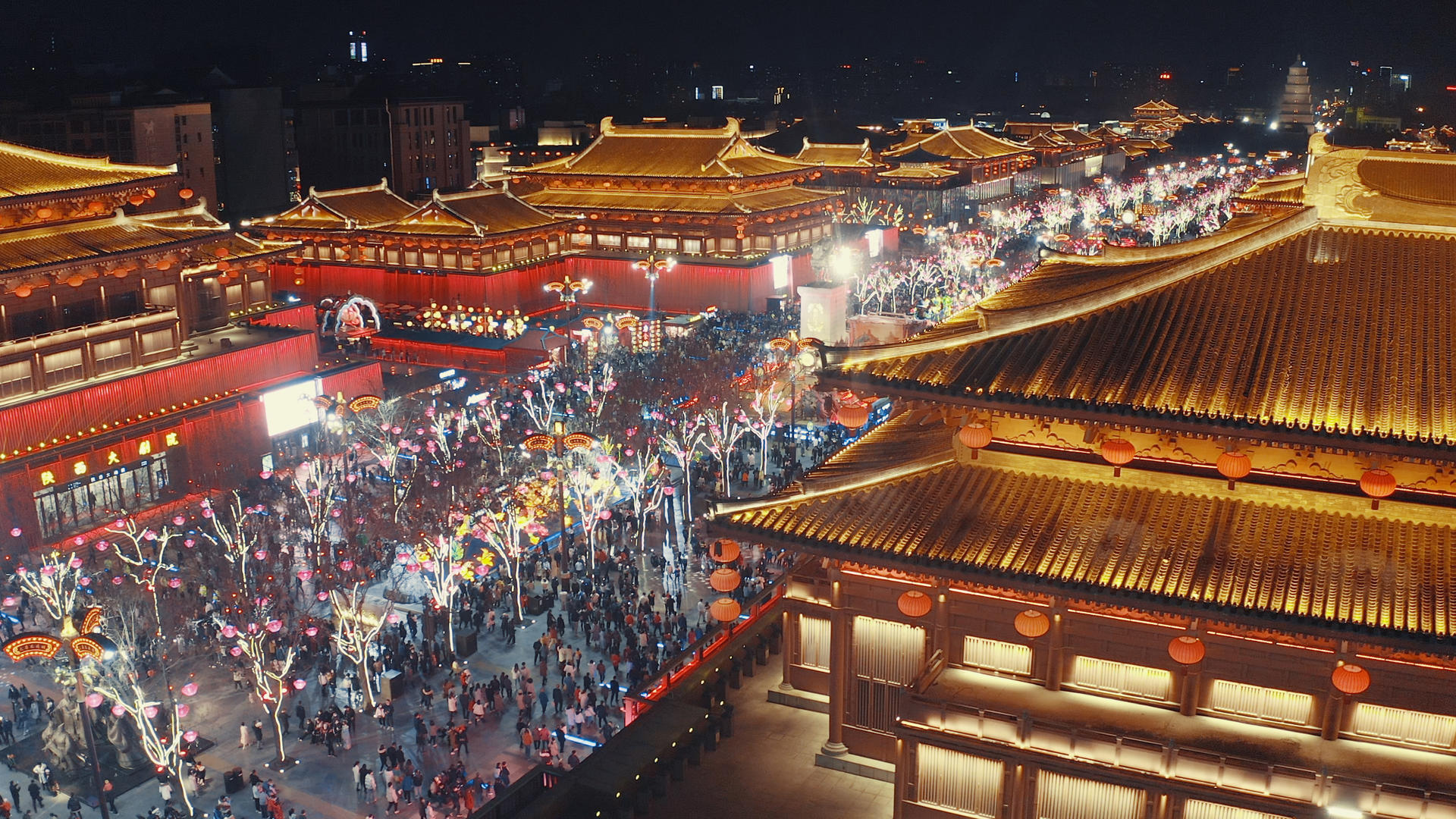 8k西安大唐不夜城古建筑航拍夜景城市视频的预览图