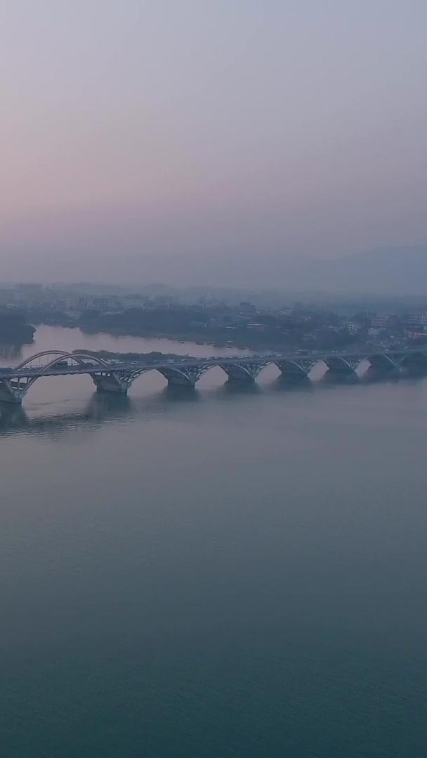 清远大桥航拍视频的预览图