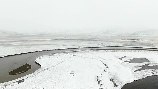 航拍草原雪景风光视频视频的预览图