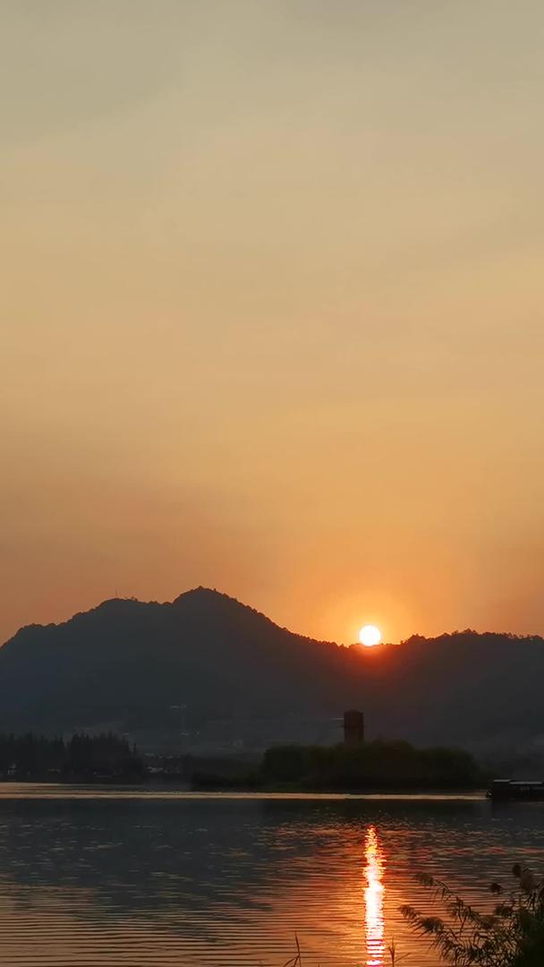 杭州湘湖落日余晖延时摄影视频的预览图