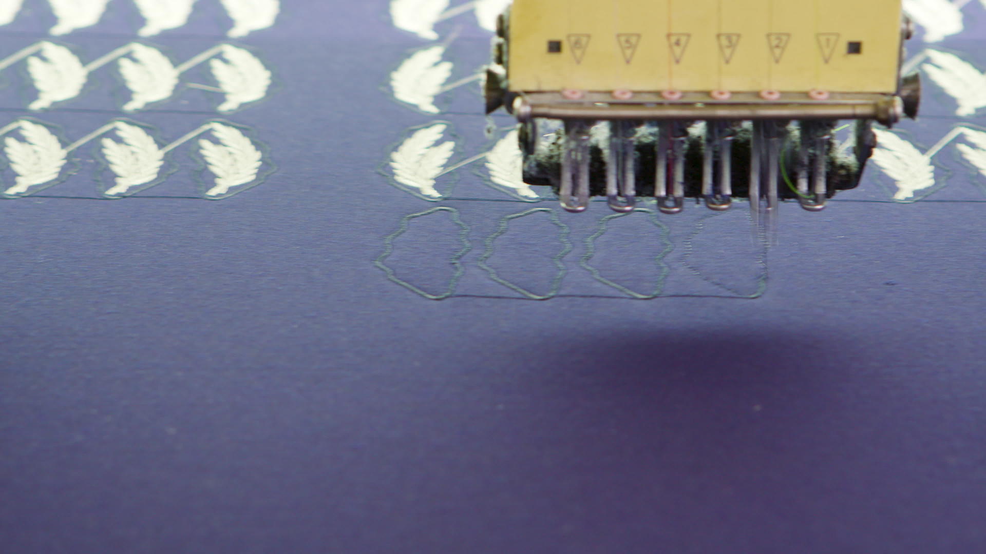 工业自动缝纫机采用数字模式缝针视频的预览图