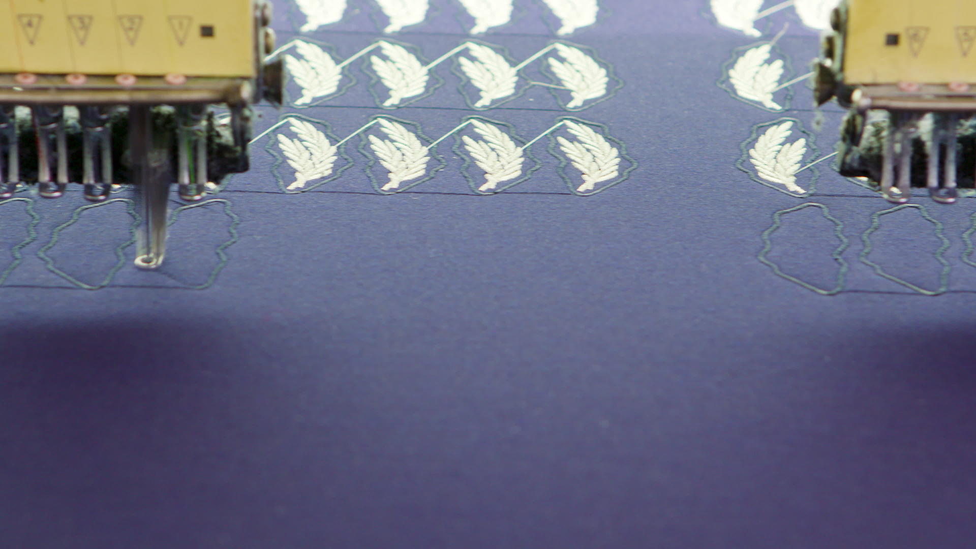 现代缝纫机制作数字图案视频的预览图