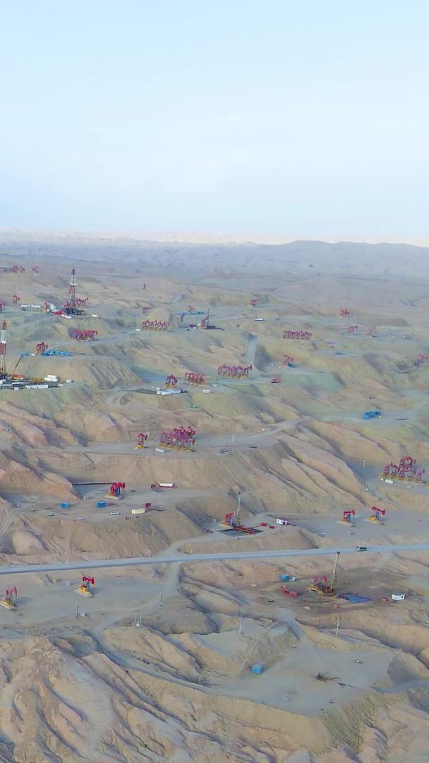 中国石油青海油田大景航拍视频视频的预览图