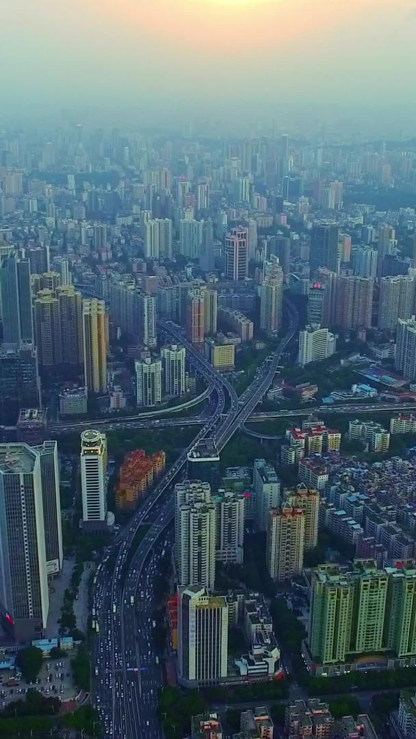 广州城市日出天际线航拍视频的预览图