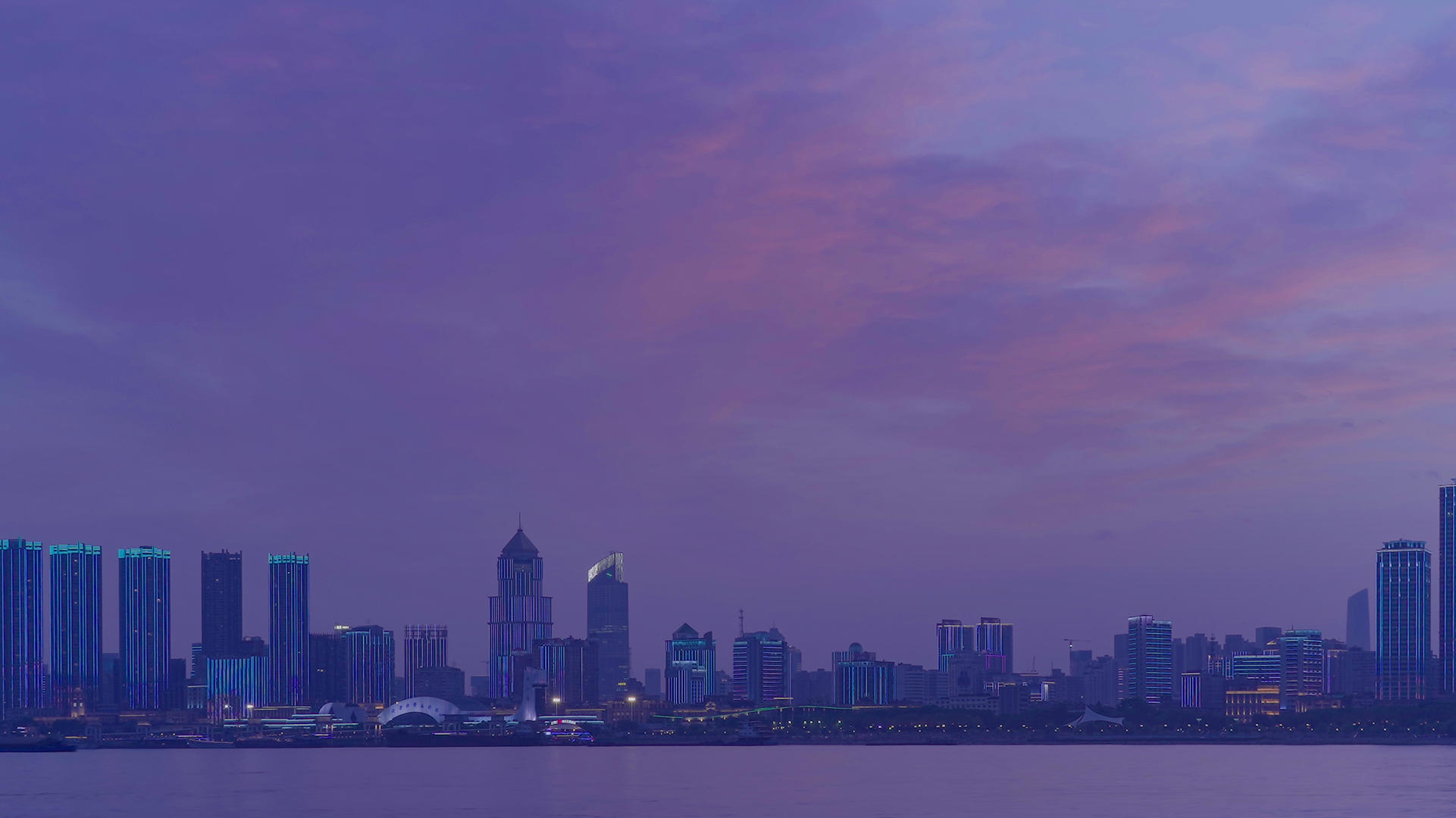 延时摄影城市夜景天空红色晚霞落日灯光秀4k素材视频的预览图