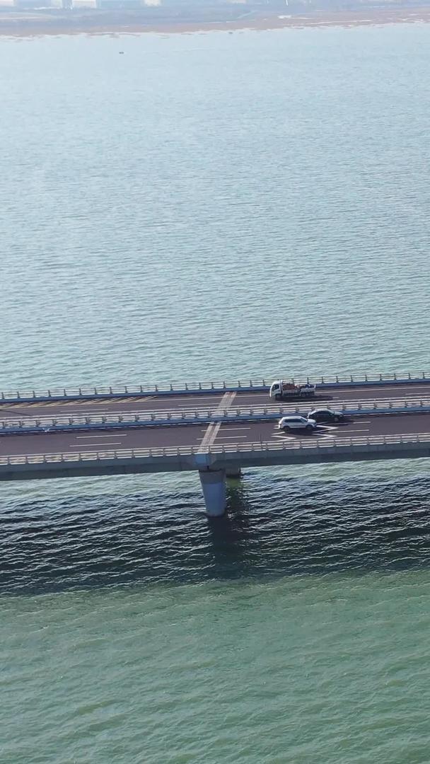 海上高速公路航拍视频视频的预览图