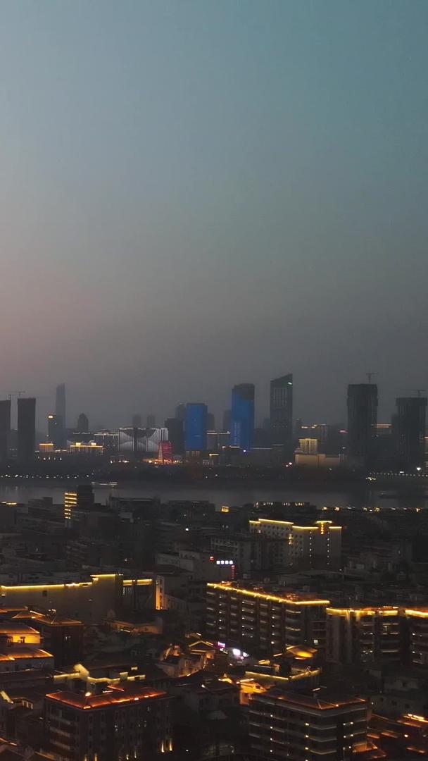 中国三大航拍名楼之首黄鹤楼旅游地标材料视频的预览图