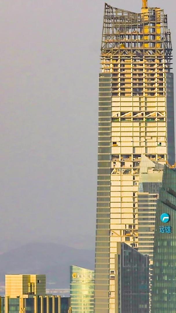 青岛现代化城市第一高楼延时光线变化视频的预览图