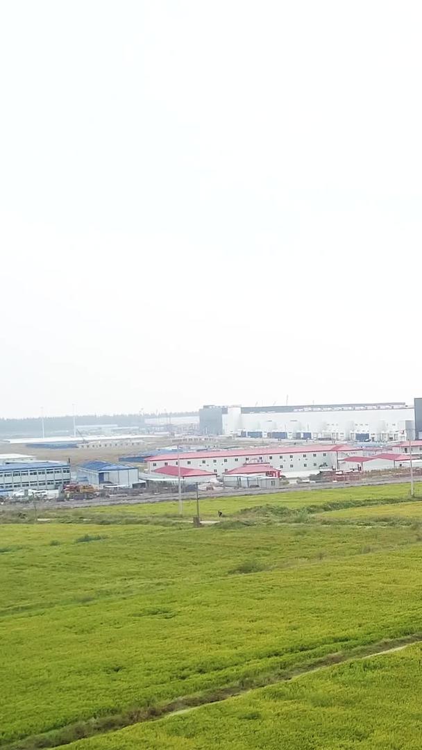 特斯拉超级工厂远景航拍视频视频的预览图