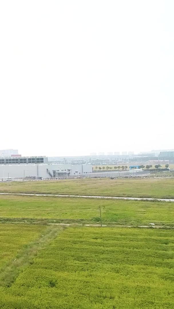 特斯拉超级工厂远景航拍视频视频的预览图