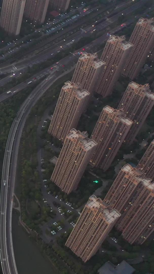 航拍城市风光中国结形高架桥立交桥立体交通夜景素材视频的预览图