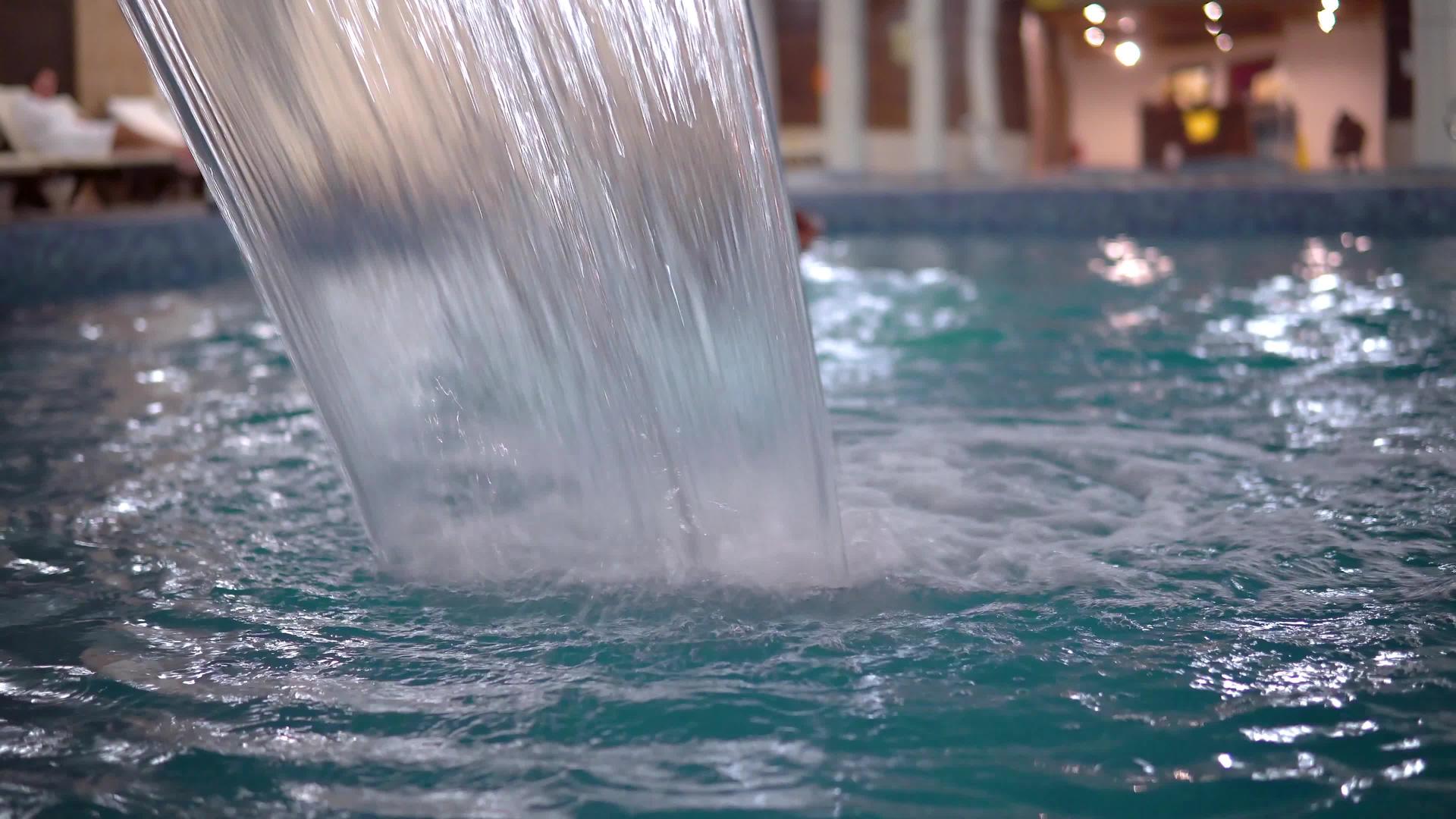 豪华喷水游泳池视频的预览图