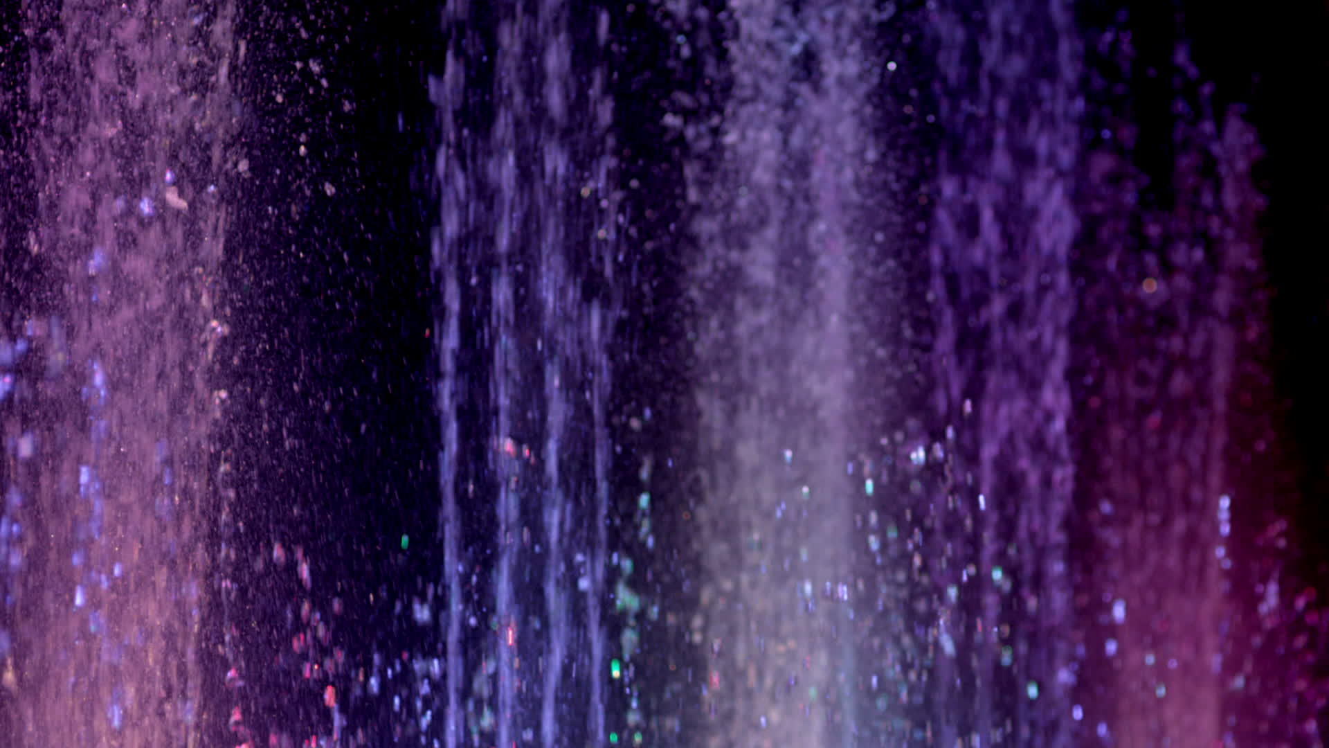 有色光的喷泉慢慢移动视频的预览图