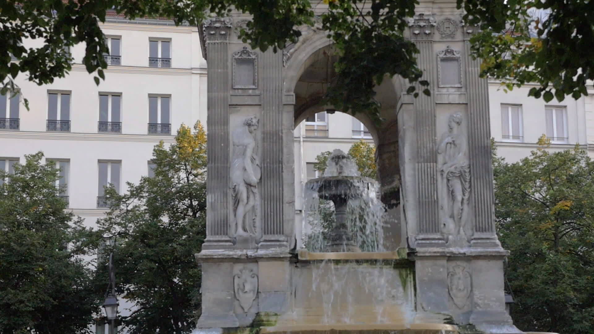巴黎无辜的法国喷泉视频的预览图