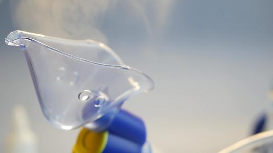 雾化器氧气面罩支气管炎循环视频的预览图