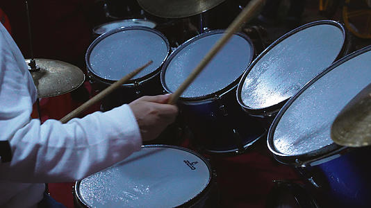 学校校园技能教育培训课架子鼓音乐特长爱好4k素材视频的预览图