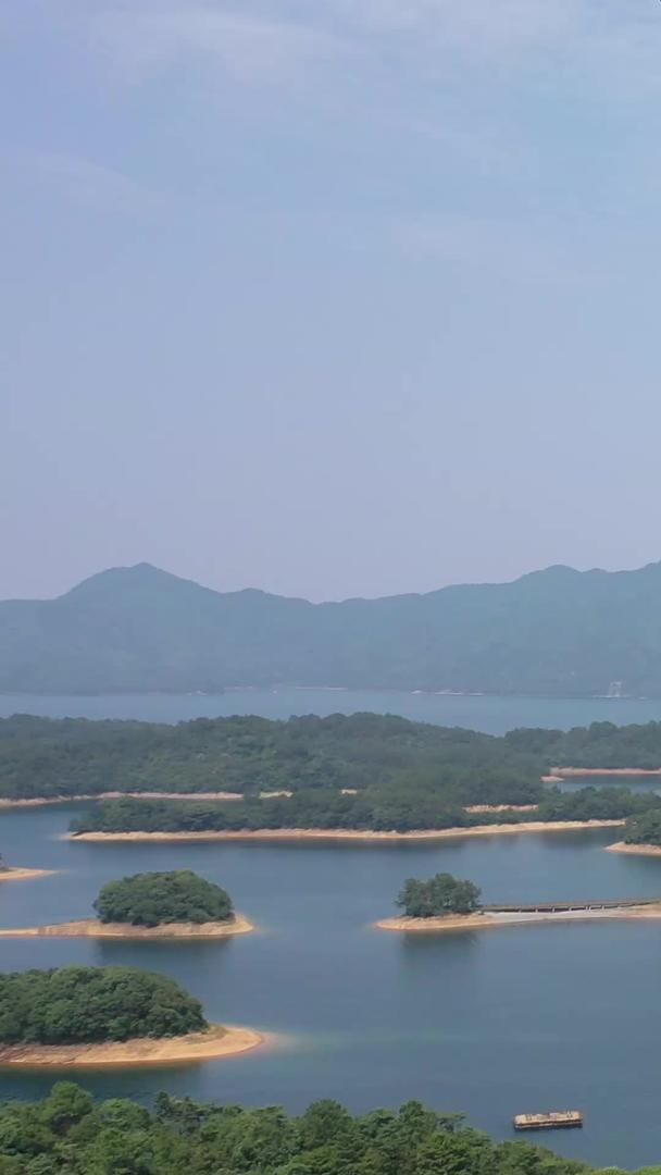 航拍江西九江庐山西海星密布的岛屿风景视频的预览图