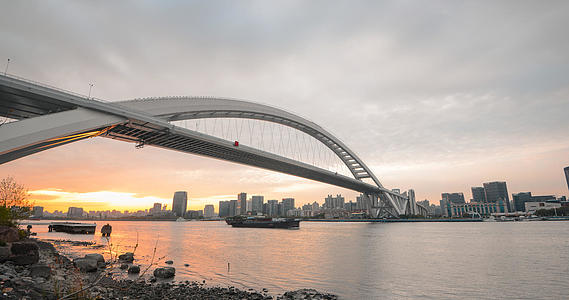上海卢浦大桥日落4K延时视频的预览图