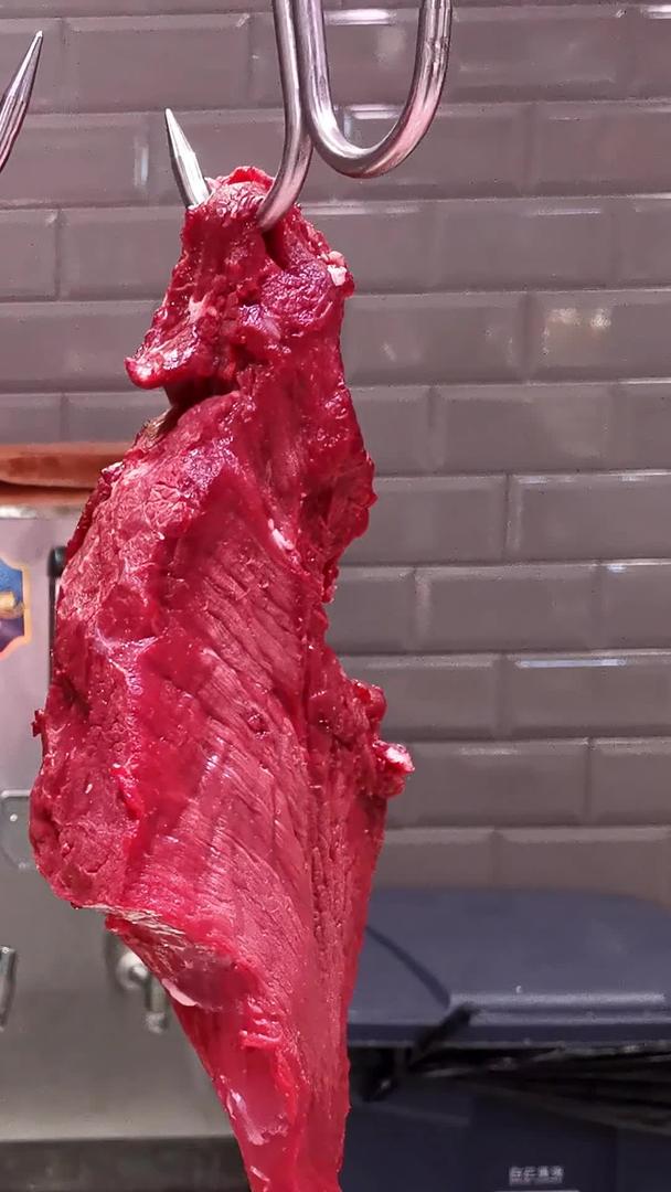 新鲜牛肉的实拍视频的预览图