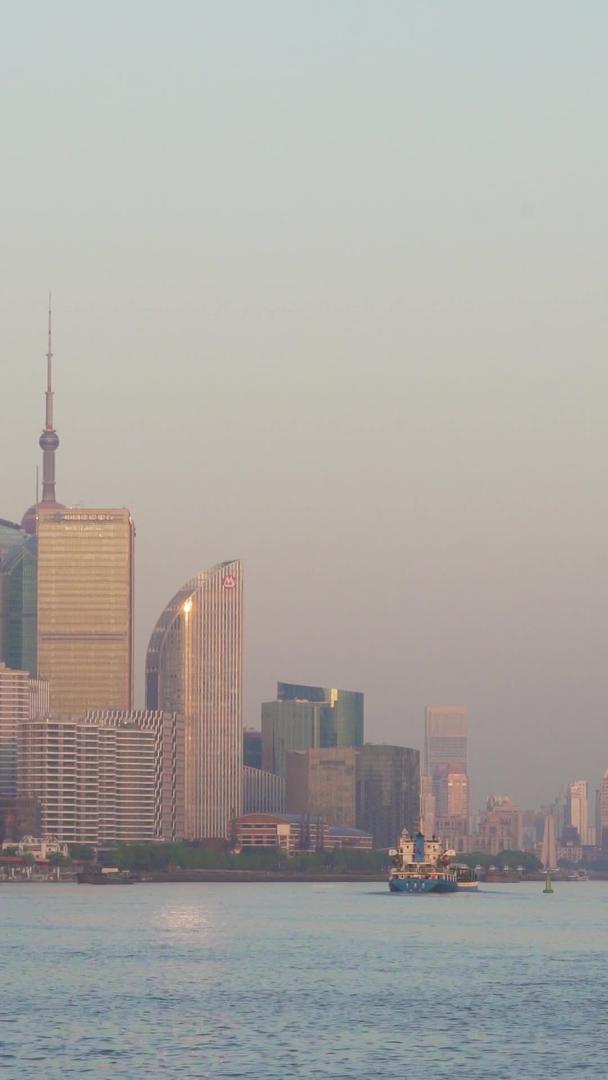 上海滨江陆家嘴城市风景视频的预览图