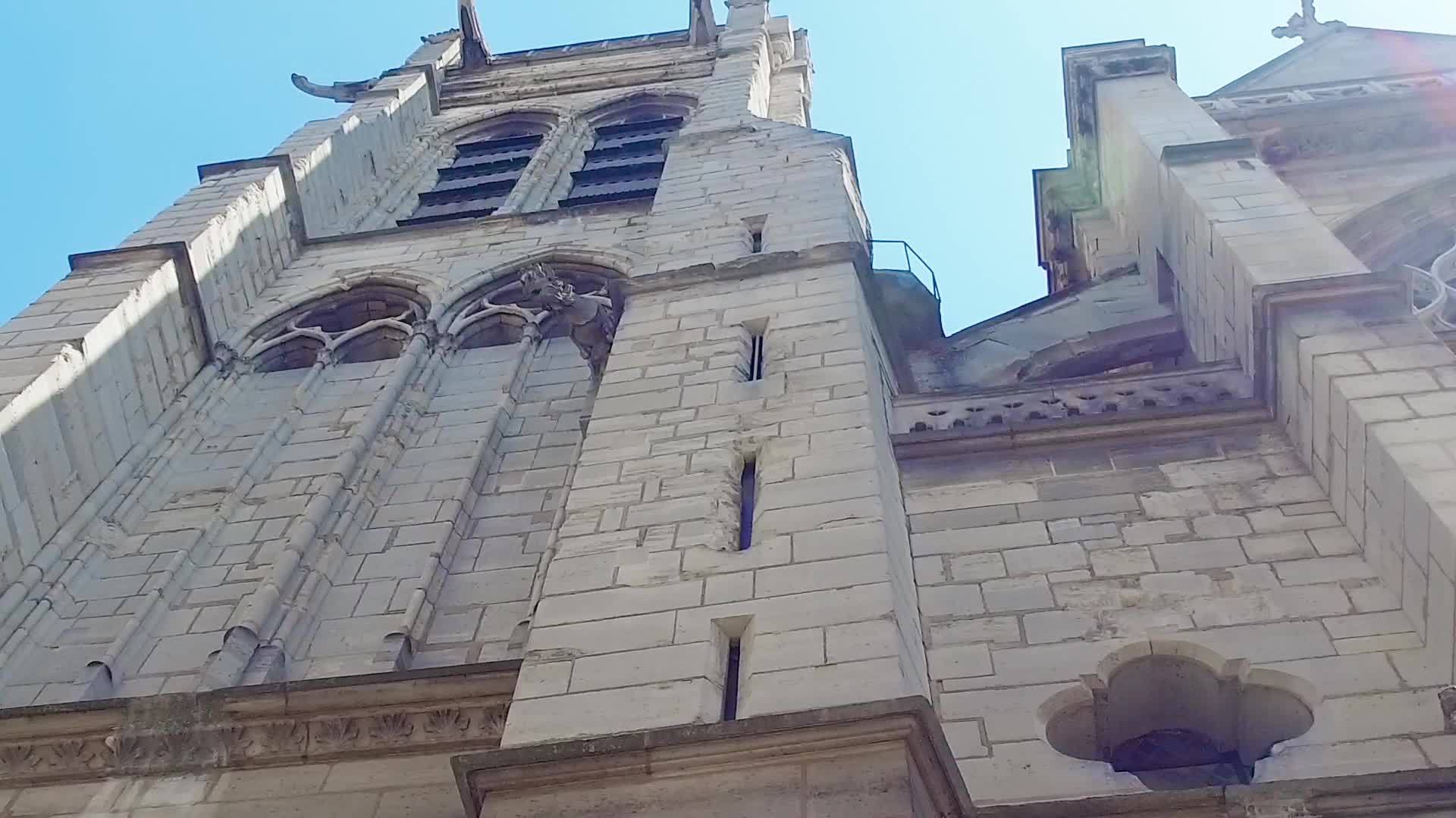 中世纪教堂的外观视频的预览图