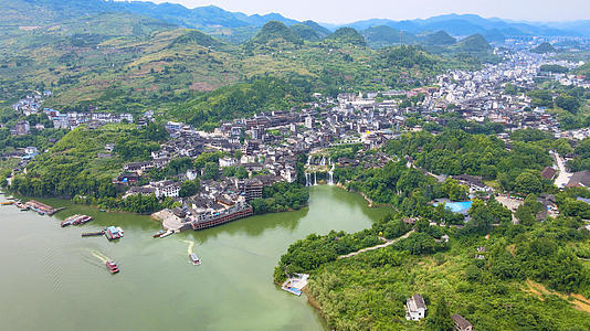 湖南芙蓉镇景区4K航拍视频的预览图