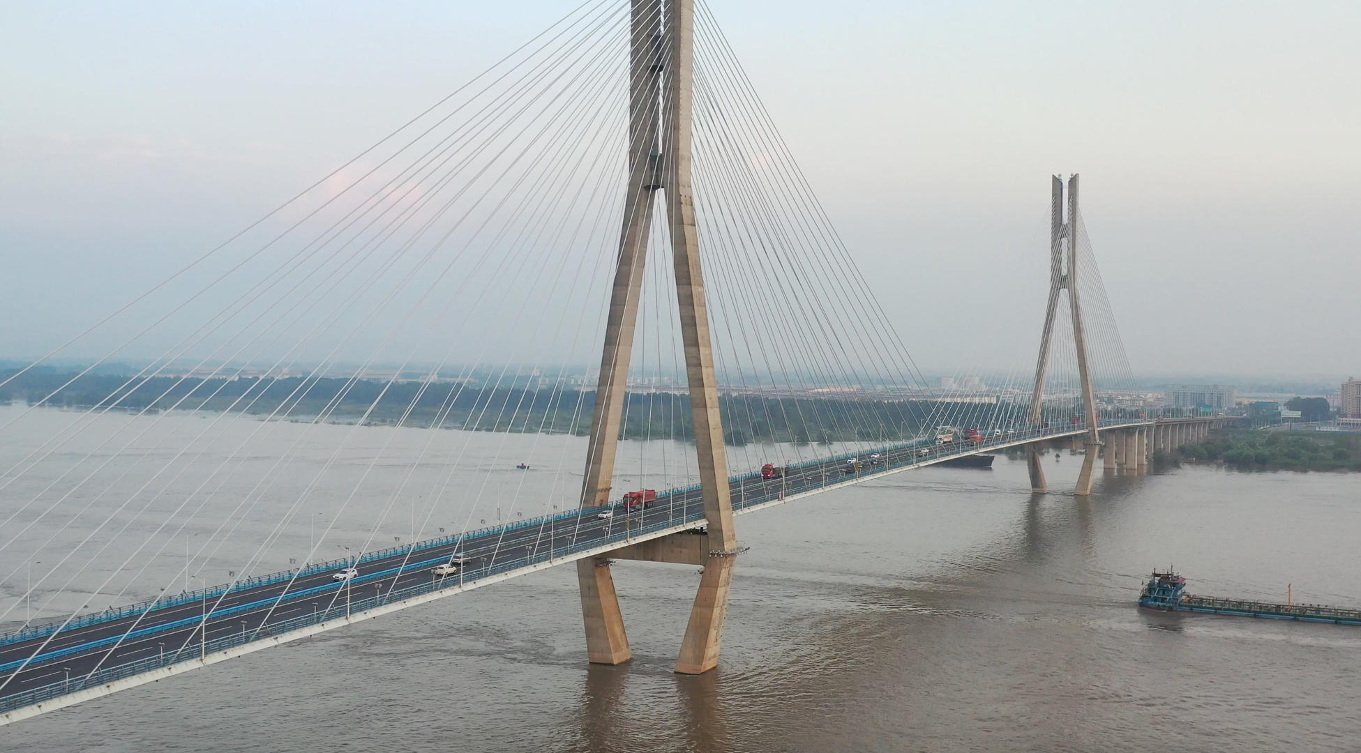 安徽安庆长江大桥视频的预览图