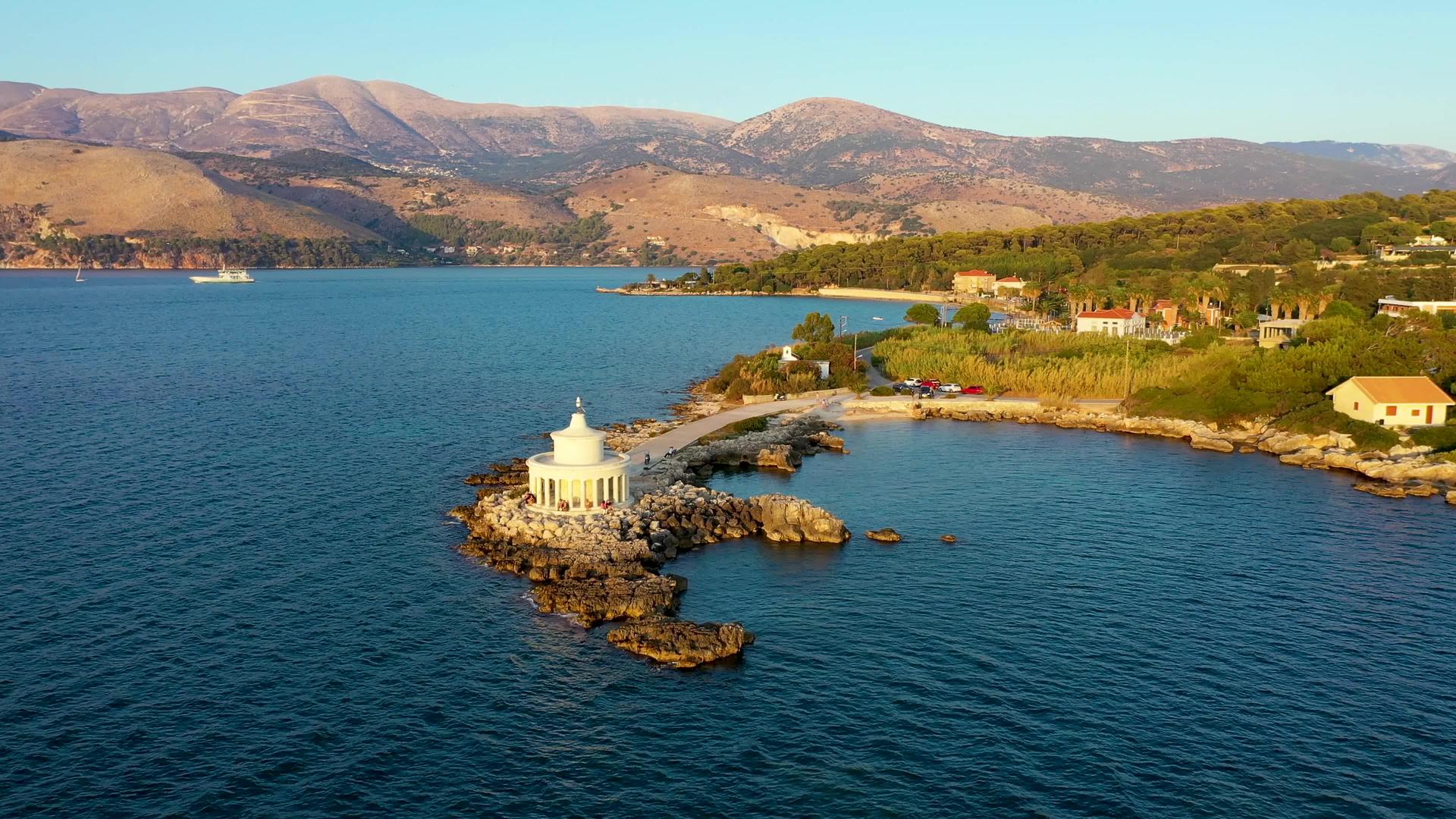 希腊圣西奥多灯塔的鸟瞰图视频的预览图