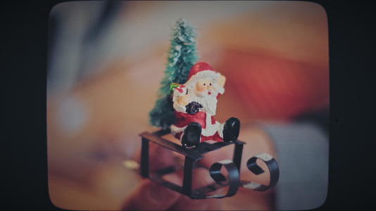 圣诞老人在雪橇上视频的预览图