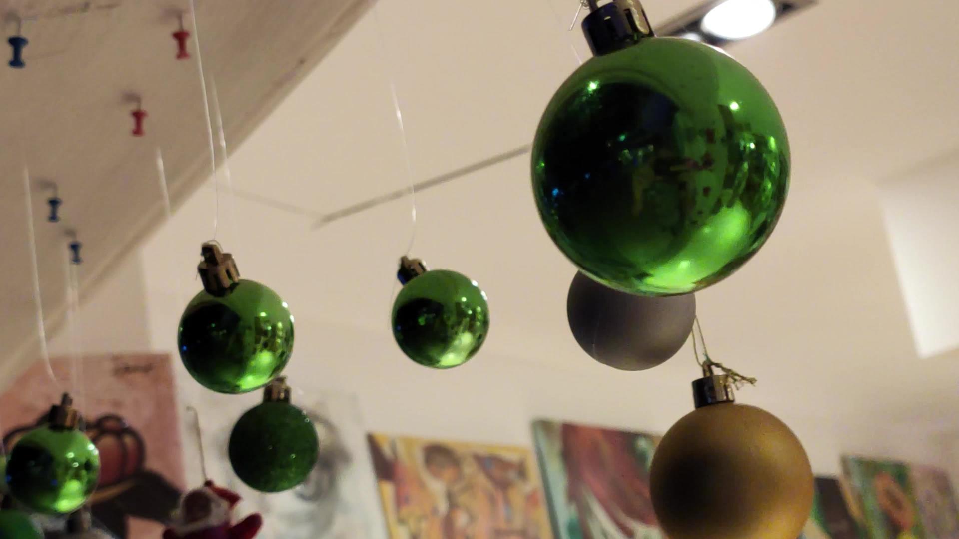 圣诞节球装饰2视频的预览图