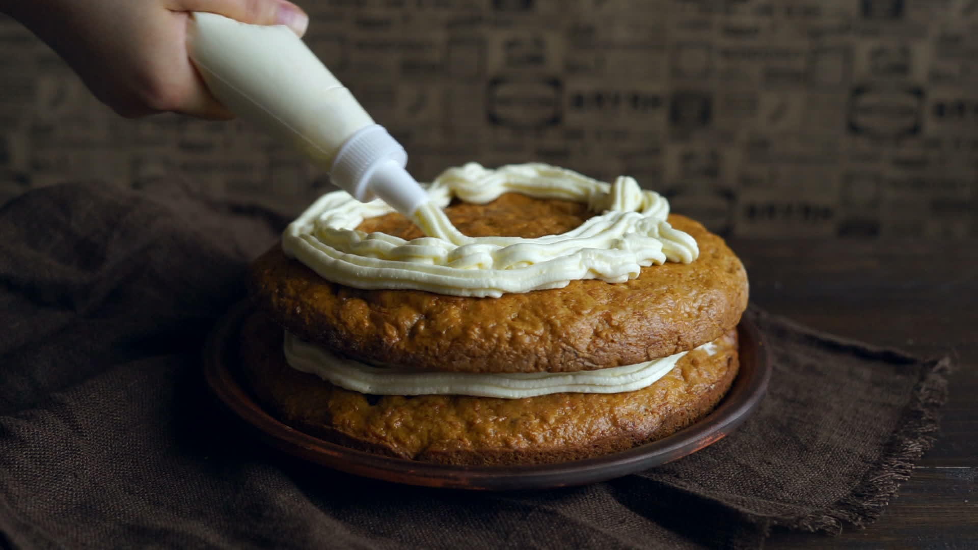 加奶油烤甜点胡萝卜蛋糕视频的预览图