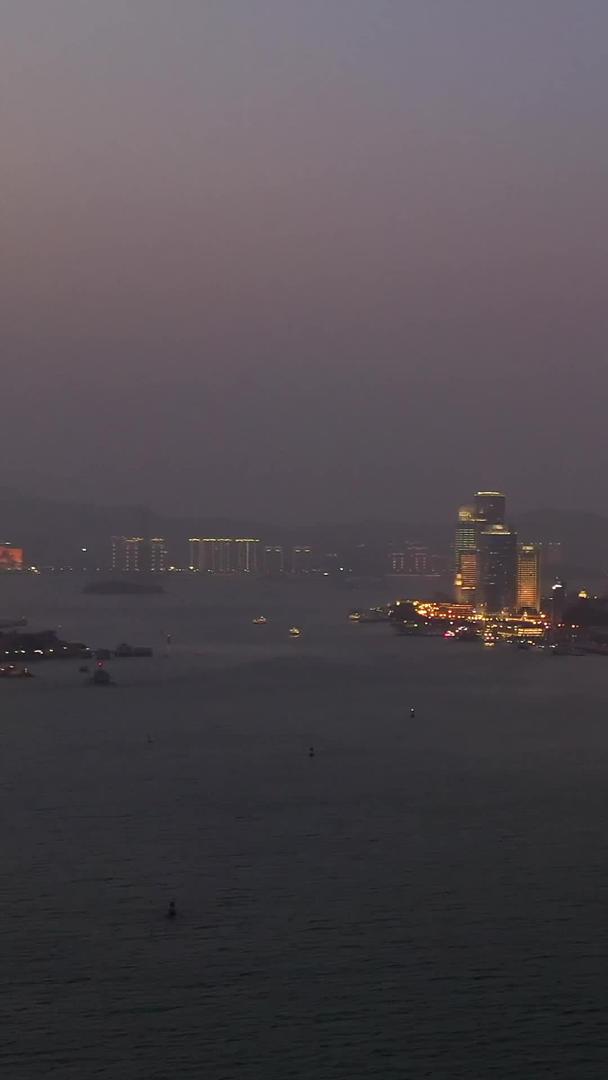 厦门城市景观地标建筑世茂双塔夜景视频的预览图