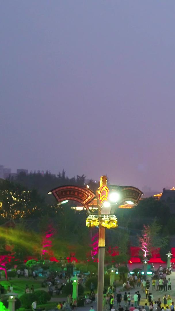 夜景航拍西安大雁塔视频的预览图