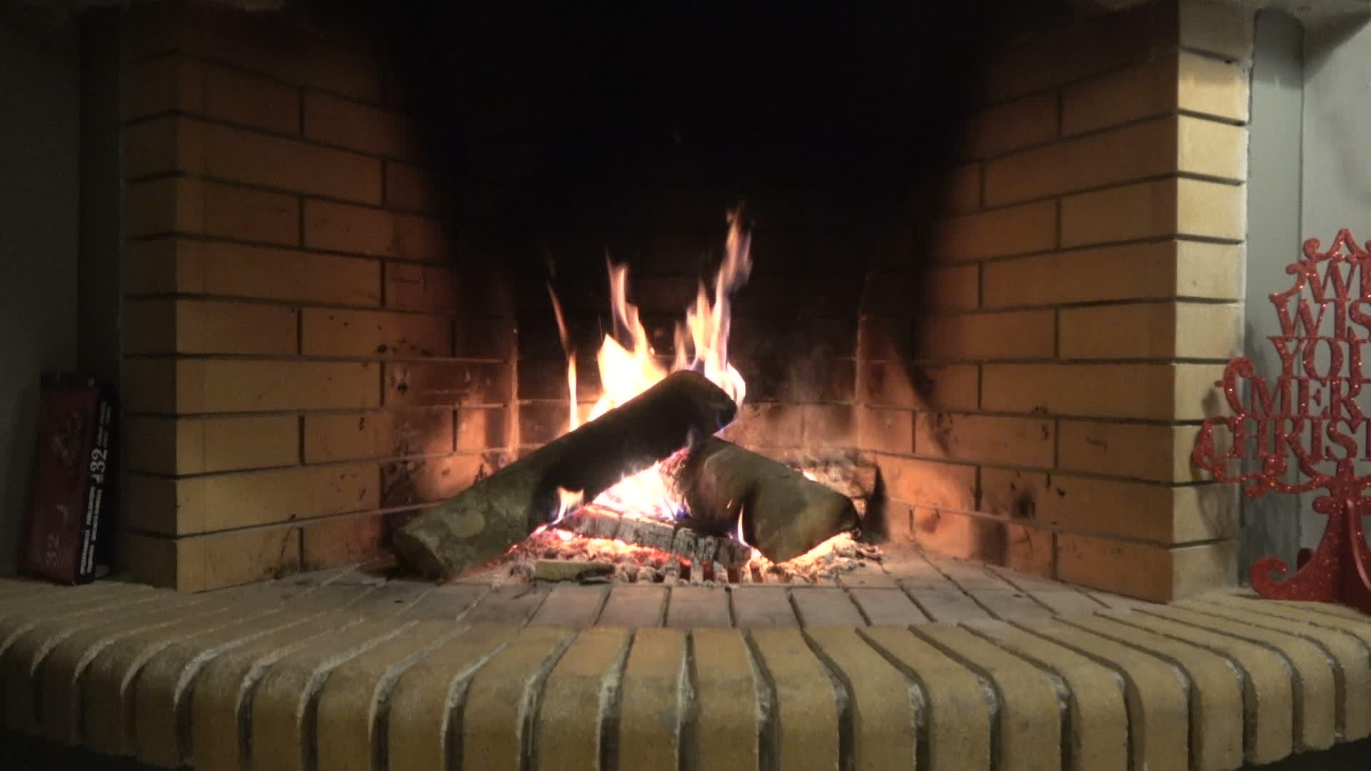 房圣诞装饰品2的房屋壁炉视频的预览图