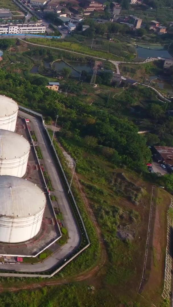 中国天然气储气站航拍素材视频的预览图