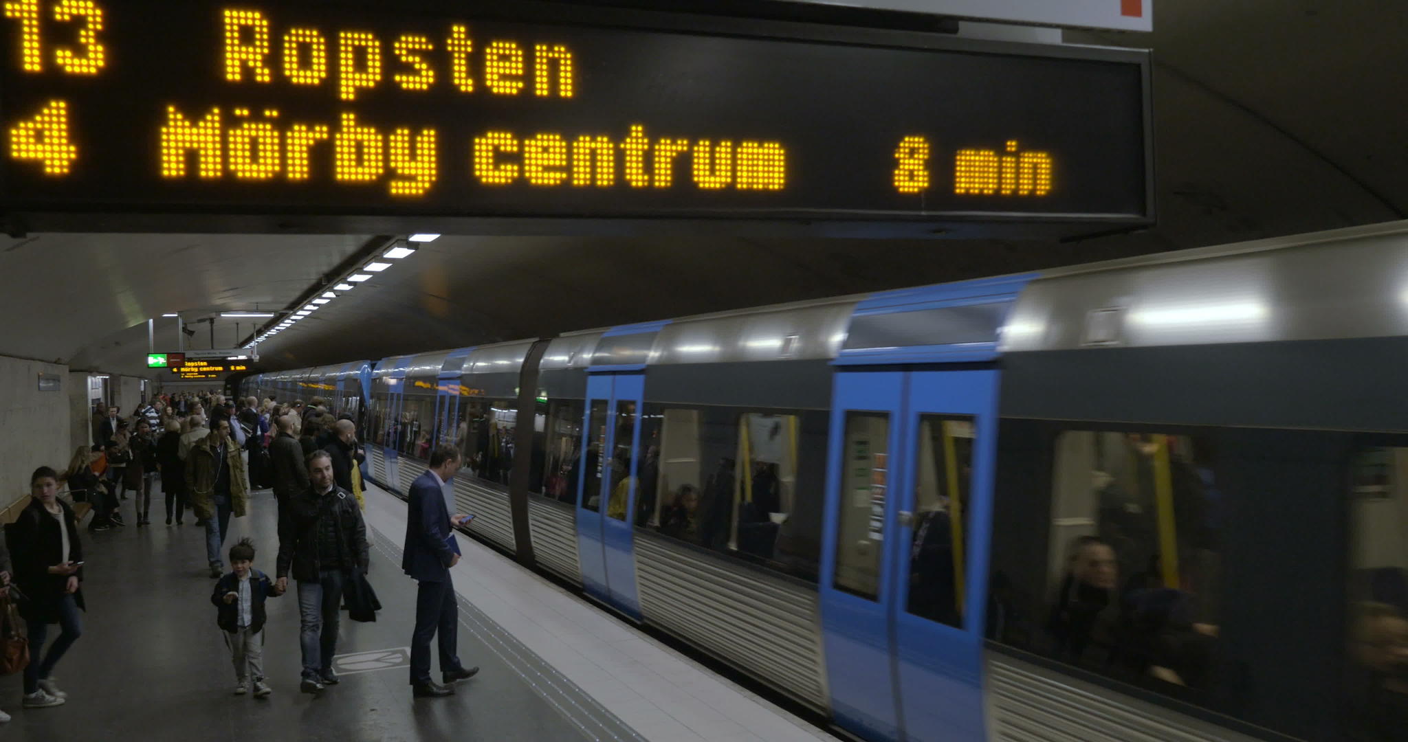 火车到地铁站视频的预览图