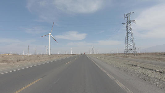 公路交通路拍风电厂电力设施基础设施素材背景视频的预览图