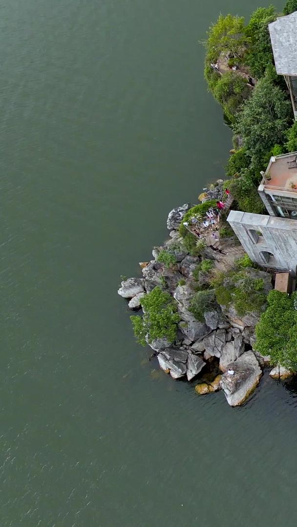 杨丽萍云南最美的房子太阳宫航拍视频视频的预览图