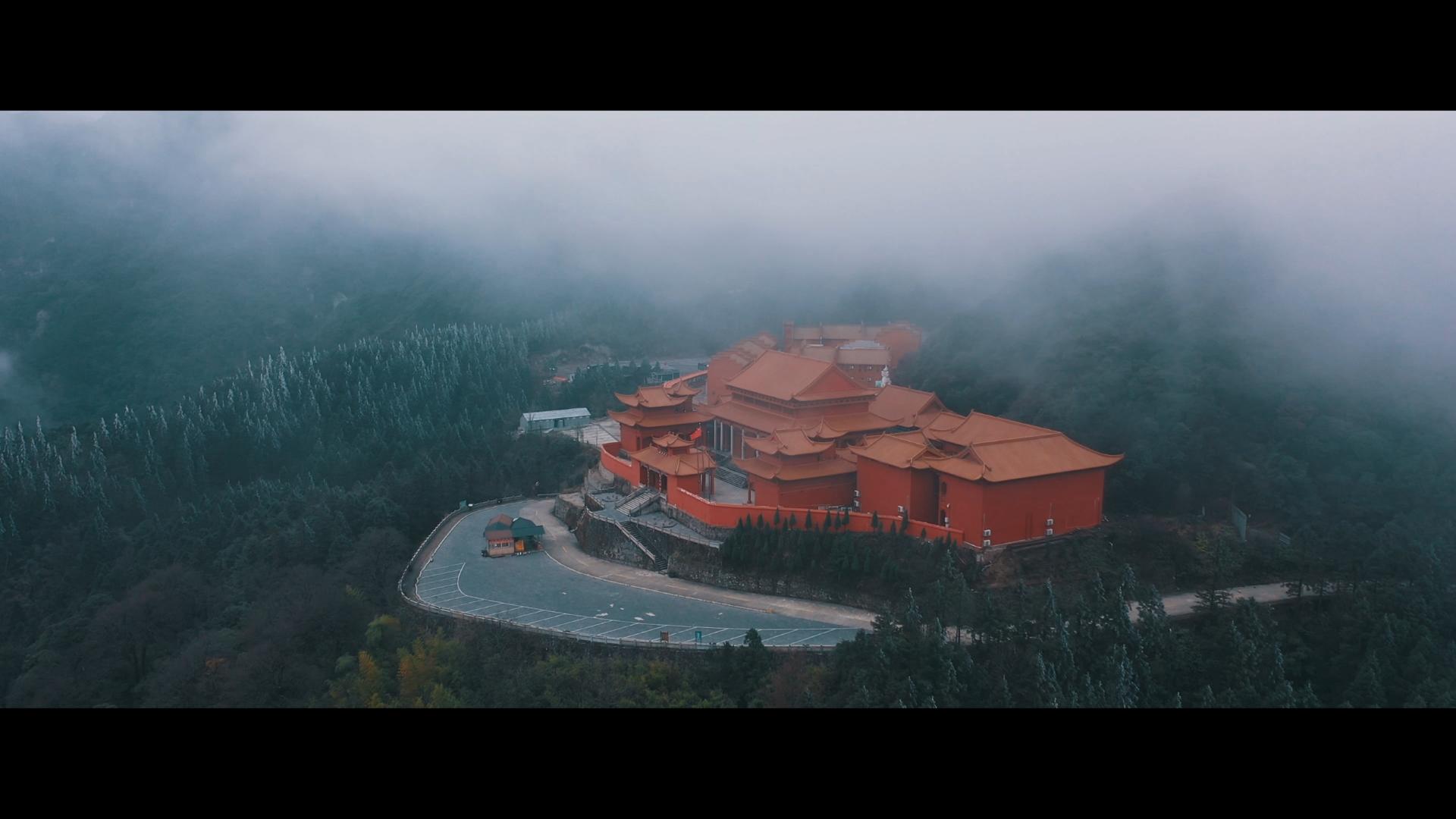深山森林寺庙视频的预览图