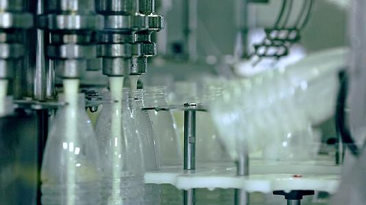 牛奶生产线制品厂的生产工艺视频的预览图