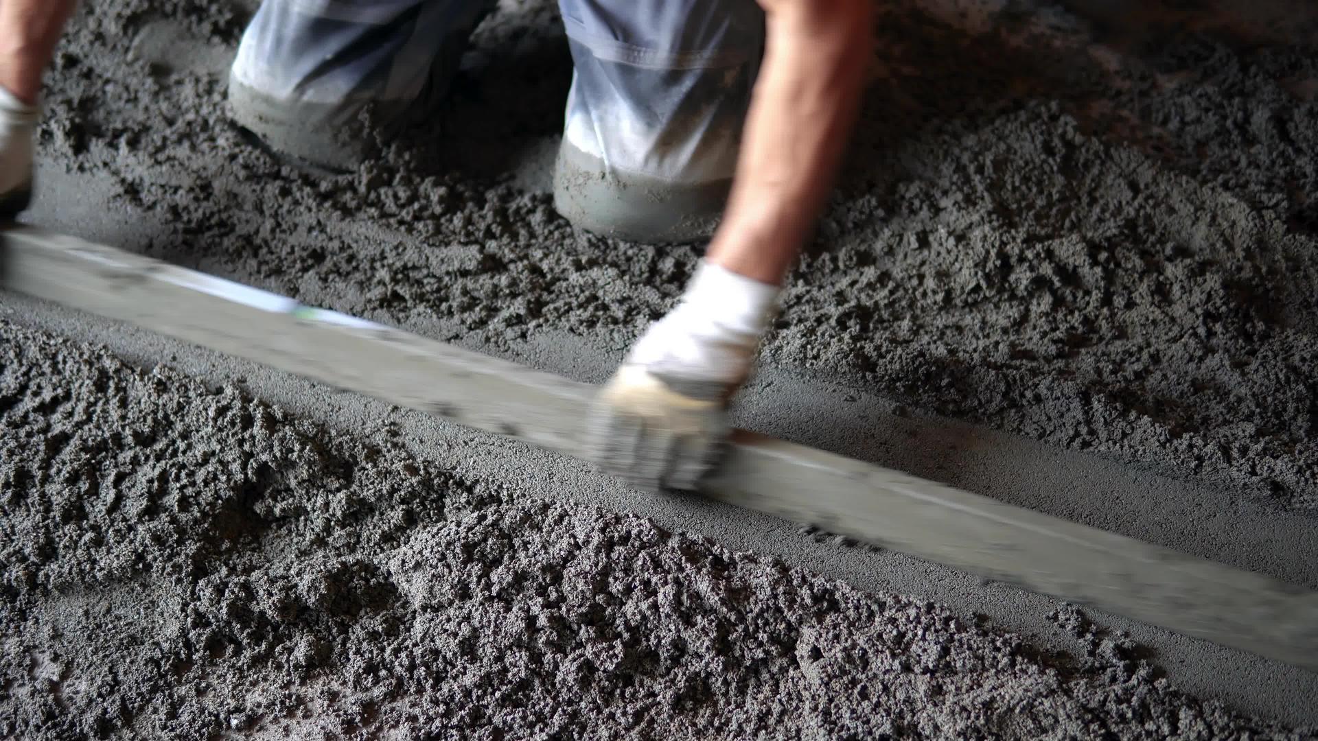 地面石膏混凝土工人视频的预览图