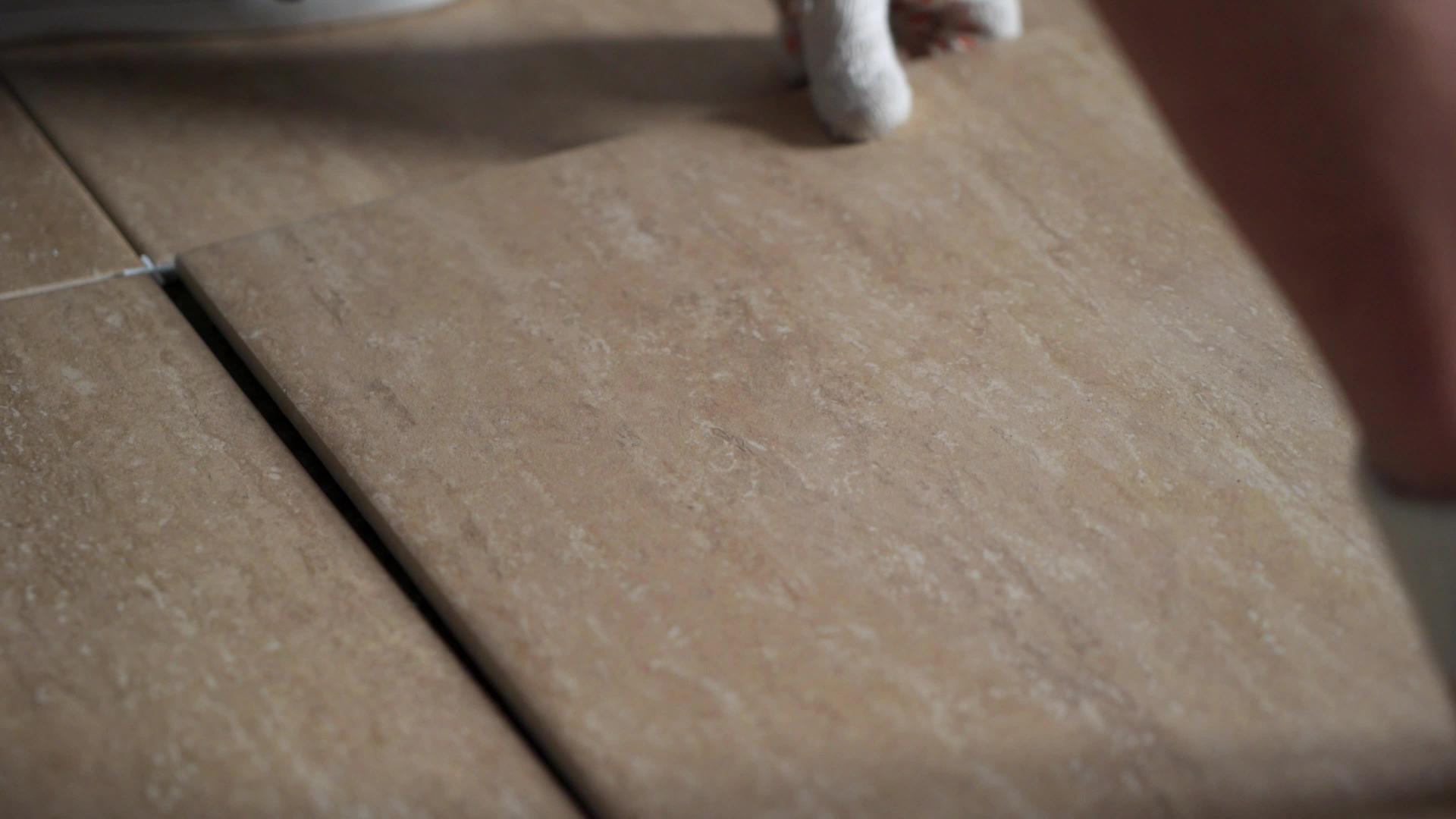 陶瓷地砖的测量和切割视频的预览图