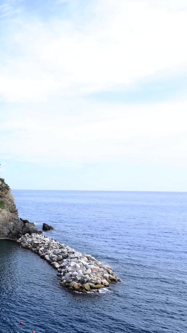 马纳罗拉延时视频是意大利地中海著名的渔村小镇视频的预览图