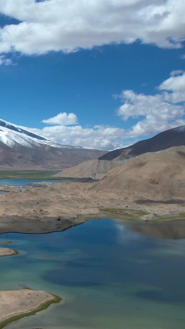 新疆帕米尔旅游景区航拍5A高原湖泊葱岭圣湖视频视频的预览图