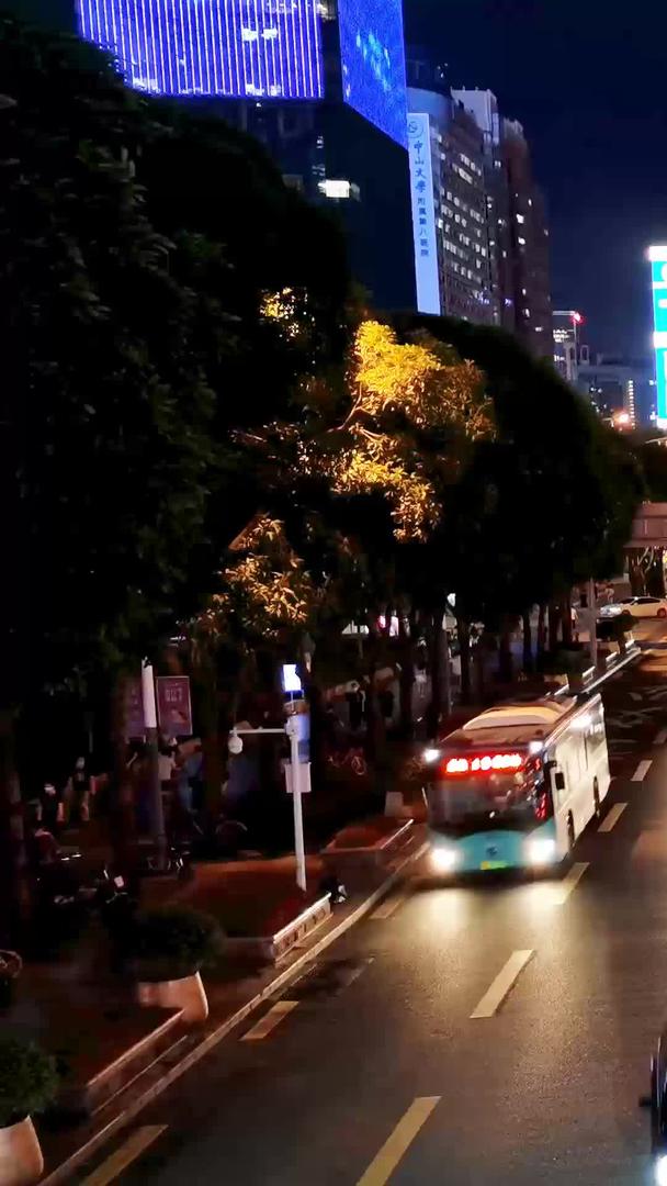 深圳华富路城市夜景公里交通流延时视频的预览图