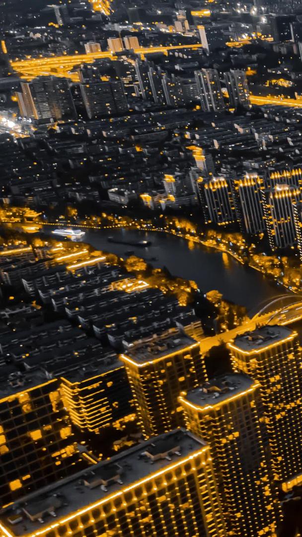 震撼航拍大规模移动延时杭州地标环球中心城市夜景天际线视频的预览图